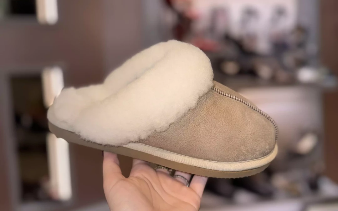 Chaussons Shepherd of Sweden : confort, peau de mouton et qualité scandinave pour des pieds bien au chaud